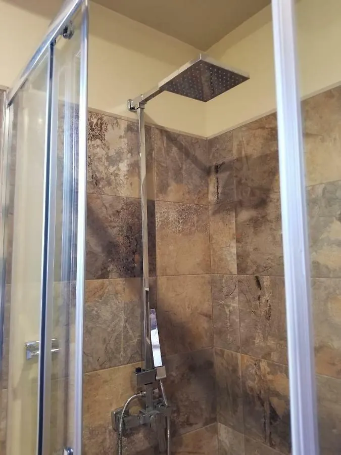 Contemporary Modern One Bedroom Apartment Кингстон 0*,